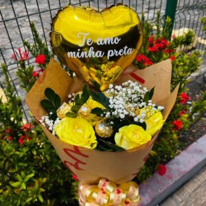Mini Buquê com Ferrero -6 Rosas